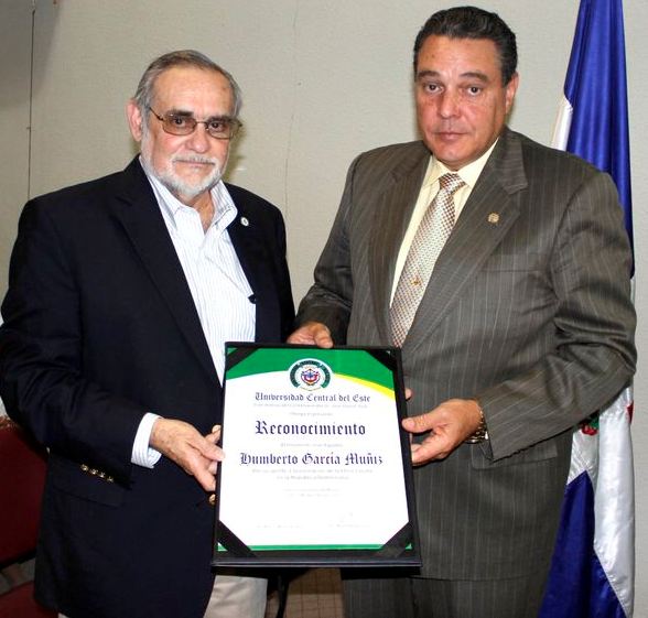 Dr. Umberto García Muñoz y Rector José Hazím Frappier
