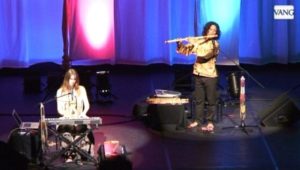 La-reina-del-mantra-actua-en-B_54290160562_53699622600_601_341