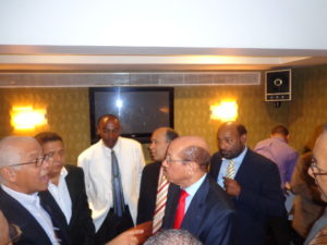 Partes de los periodistas presente en agasajo, en el Vesuvio.