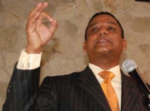 Ramón Cabrera, diputado por el PLD, cumple hoy 35 años de carrera política.