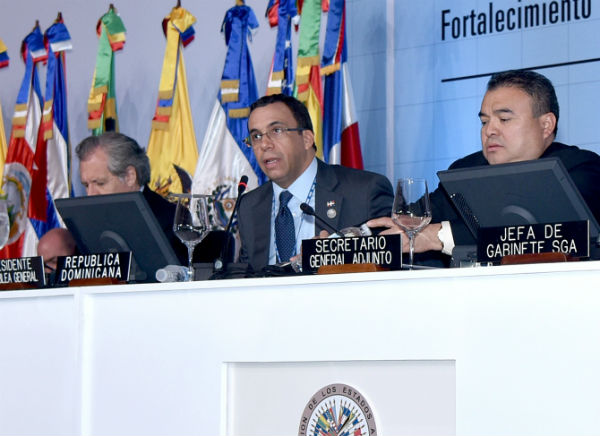 NAVARRO ALMAGRO Y MENDEZ OEA B