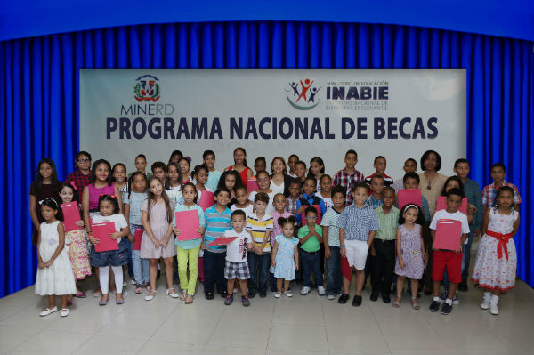 Cada familias de las 87 beneficiadas se ahorrarán más de RD$60,000 anuales, en promedio. 