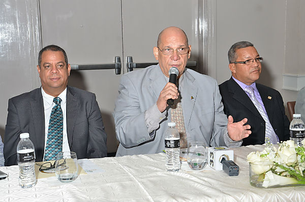  Juan  Aquino Bueno, Ramón Estepan y Leonardo Peralta.