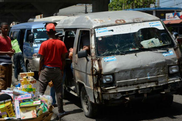 El acuerdo. Antes de que se aprobara la Ley de Reforma Fiscal 253-12 , en el 2012, el Gobierno y los transportistas habían llegado a un acuerdo para la renovación del parque vehicular y así sacar los vehículos “chatarras” de las calles de Santo Domingo.