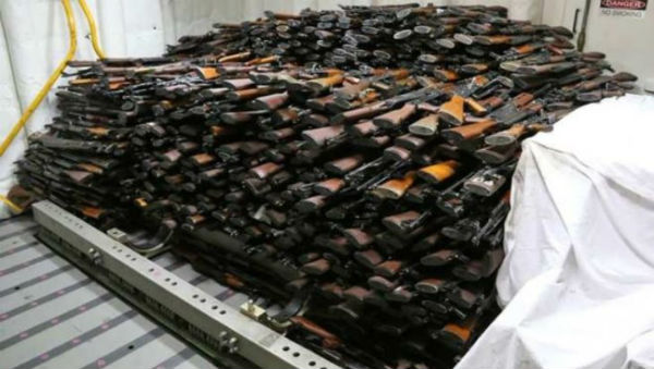 Cargamento de centenas de armas en el puerto de St Marc.