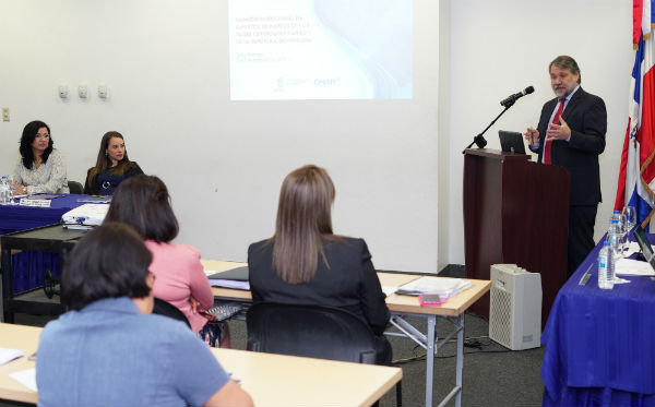 El acto de apertura del evento fue presidido por el consejero de la Oficina Regional de la OMPI para América Latina y el Caribe, Oswaldo Girones, la directora general de ONAPI, Sandy Lockward, y la directora del Departamento de Signos Distintivos de esa institución, Michelle Guzmán. 