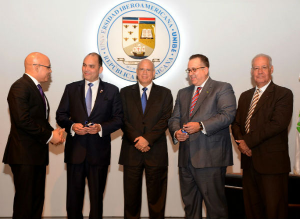 De izquierda a derecha Cristóbal Rodríguez, Enrique Ramírez Paniagua, Gustavo Batista, Magín Díaz y José Pérez Gómez.