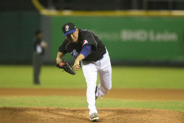 El debutante Arturo López, del Licey, se mantuvo en el montículo hasta el quinto inning sin permitir hit para llevar a los Tigres al triunfo.